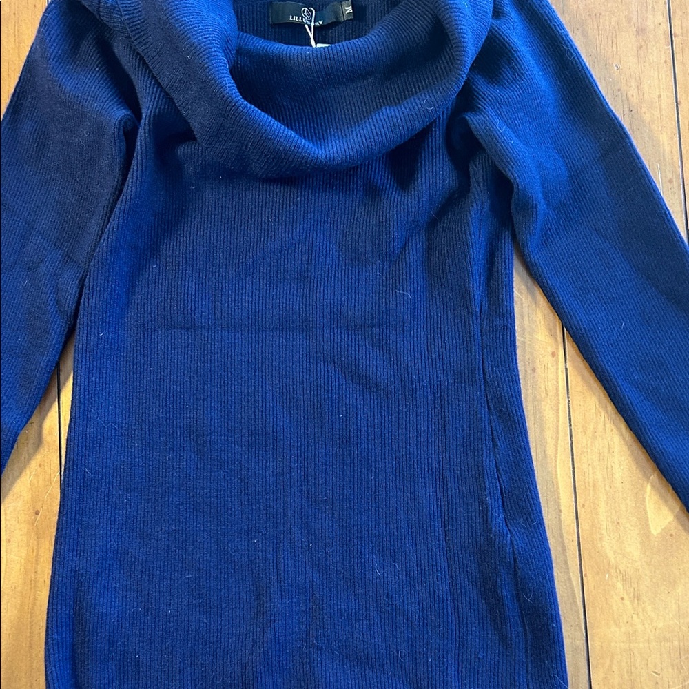H&M Navy Turtleneck Sweater - Picture 1 of 1